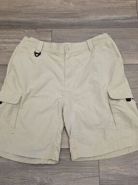 Columbia Mens Shorts Cargo Omni Dry Titaniun Outdoors Beige Size Large